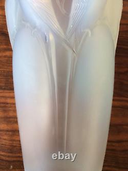 R. Lalique 1924 Ceylan Budgerigars In Foliage Blue Stained Opalescent Vase