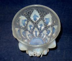 R Lalique Rampillon Opalescent Vase