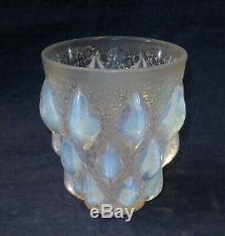 R Lalique Rampillon Opalescent Vase