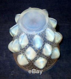 R Lalique Rampillon Opalescent Vase