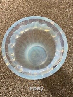 R. Lalique Vase Boulouris 1933 Opalescent, With Birds, Sign, In Good Condition