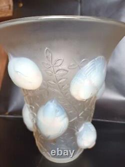 R Lalique Vase with Opalescent glass Saint Francois vase. 17.5cm High