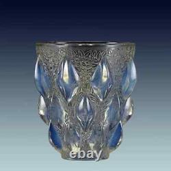 Rampillon Opalescent Art Deco Glass Vase by René Lalique