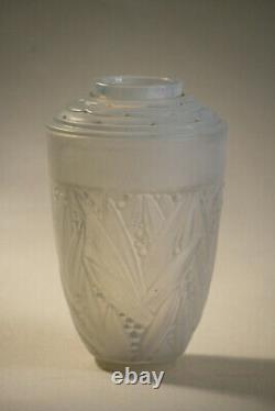 Rare Marius SABINO Signed Opalescent Glass Vase Eucalyptus 7098 French Art Deco