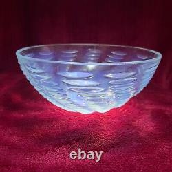 Rene Lalique Ondes Waves pattern opalescent glass bowl, model 3292 dates 1935