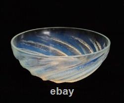 Rene Lalique Poissons Pattern Opalescent Glass Bowl Art Deco c. 1925