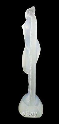 René Lalique'Suzanne' Opalescent Glass Statuette