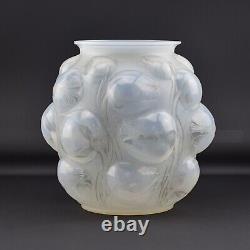 Rene Lalique opalescent Tulipes vase C1927