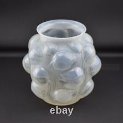 Rene Lalique opalescent Tulipes vase C1927