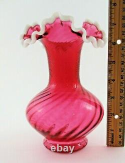 SNOWCREST Cranberry Swirl art glass 7.5 VASE Opalescent Ruffled Edge FENTON