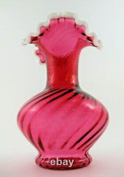 SNOWCREST Cranberry Swirl art glass 7.5 VASE Opalescent Ruffled Edge FENTON