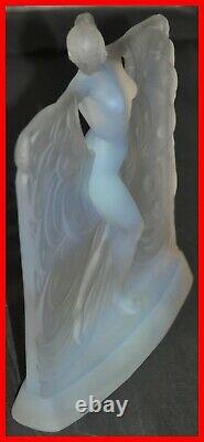 Sabino Opalescent Glass Figure Model Suzanne au Bain