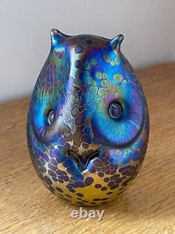 Superb John Ditchfield Modernist Owl Opalescent Blue & Yellow Glass Paperweight