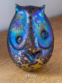 Superb John Ditchfield Modernist Owl Opalescent Blue & Yellow Glass Paperweight