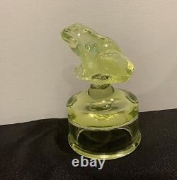 Uranium Vaseline Opalescent FENTON Frog on Font RARE