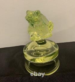 Uranium Vaseline Opalescent FENTON Frog on Font RARE