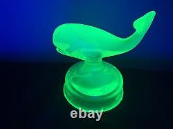 Uranium Vaseline Opalescent FENTON Whale on Font RARE