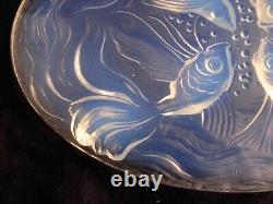 VERLYS, FRENCH ART DECO OPALESCENT GLASS TRIVET, FISH PATTERN, SIGNED1930s YEARS