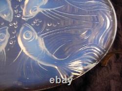 VERLYS, FRENCH ART DECO OPALESCENT GLASS TRIVET, FISH PATTERN, SIGNED1930s YEARS
