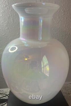 VINTAGE CAMBRIDGE GLASS HAND BLOWN OPALESCENT PEARL WHITE IRIDESCENT VASE 12x9