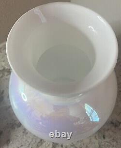 VINTAGE CAMBRIDGE GLASS HAND BLOWN OPALESCENT PEARL WHITE IRIDESCENT VASE 12x9