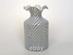 Vase art Glass Opalescent Ribbed Spiral