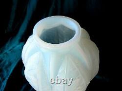 Verlys Art-deco Opalescent-cased Glass Vase France 1920's