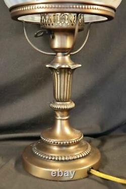 Vintage FENTON STARGAZER LILIES OPALESCENT PEARL Lamp 17 HP BY H. CRONIN