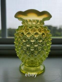 Vintage USA Fenton Vaseline Hobnail Topaz Opalescent Art Glass Flower Bud Vase