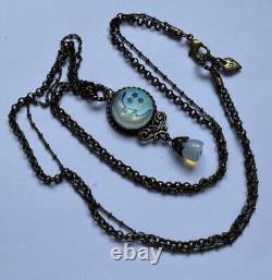 Vtg Sweet Romance USA Necklace Opalescent Cameo Glass Man Moon Pendant Necklace