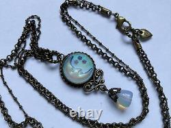 Vtg Sweet Romance USA Necklace Opalescent Cameo Glass Man Moon Pendant Necklace