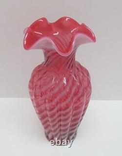 11 Fenton Art Verre Canneberge Spiralée Vase Opalescent Ruffle Top Menthe