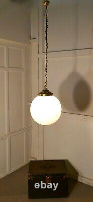 12 En Stock Very Big French Art Deco Globe Lampes Pendentif En Verre Opaline