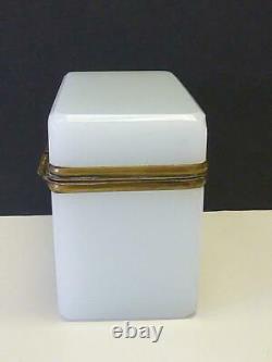 19thc Antique Verre Opaline Blanc Français Tea Ou Sugar Box Casket Bronze Lock
