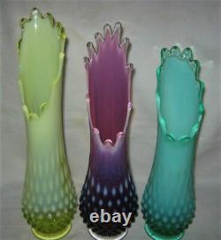 3 Vases vintage Fenton Hobnail Opalescent en forme de fleur: Topaze, Vaseline, Prune, Vert.