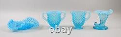 7pc Lot De Fenton Hobnail Blue Opalescent Bols En Verre D'art, Vases, Creamer, Sucre+