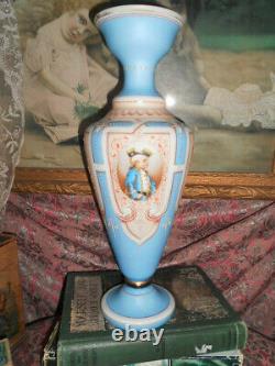 Ancienne Vase Opaline Française Trumpe L'oeil Avec Des Peintures Miniatures