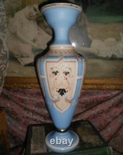 Ancienne Vase Opaline Française Trumpe L'oeil Avec Des Peintures Miniatures