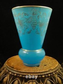 Antiquaire Bohème Français Blue Opaline Coupe Coupée De Raisin Vine Art Coupe Beaker En Verre