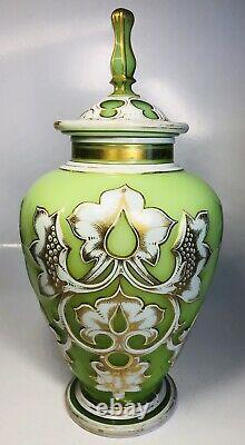 Antique 19ème Siècle Bohemian Overlay Opaline Glass Hand-painted Urn 10.5
