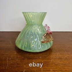 Antique Bohemian Harrach Vase En Verre Uranium Verre Appliqué Vert Opalescent