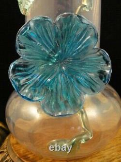 Antique Bohemian Rose Opalescent Appliqué Bleu Vase En Verre D'art Floriforme Vase