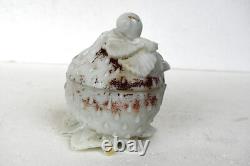 Antique French Vallerysthal Opaline verre de lait Escargot sur boîte à fraises décoratif