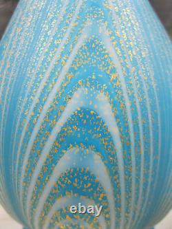 Antique Murano Satin Art Verre De Bouteille De Verre Plumes Vase Opaline Bleu Blanc & Or