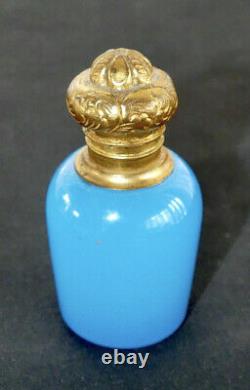 Antique Rare Verre Opaline Bleu Français Stand Up Parfum Flacon Scent Chatelaine