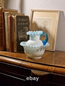 Antique Stourbridge Opaline Uranium Glass Applique Blue Poignée Ruffled Jug Bowl