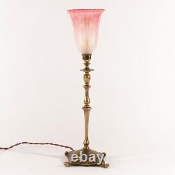 Arts Et Métiers Lampe De Table En Laiton Avec Verre Coupé Cranberry Opaline Glass Shade