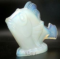 Beau Sabino France Opalescent Art Glass Chabot Fish Figurine / Paperweight