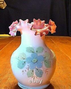 Belle Antique Coralène Victorienne Sur Vase En Verre D'art Opaline