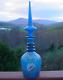 Belle Carafe Antique En Verre Opalin Bleu Persan De 22 Pouces De Haut
